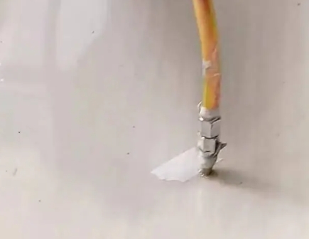惠农瓷砖空鼓维修公司专业解答在瓷砖铺贴过程中，如果使用的砂料过粗（如全部使用了粗砂），可能会导致以下问题